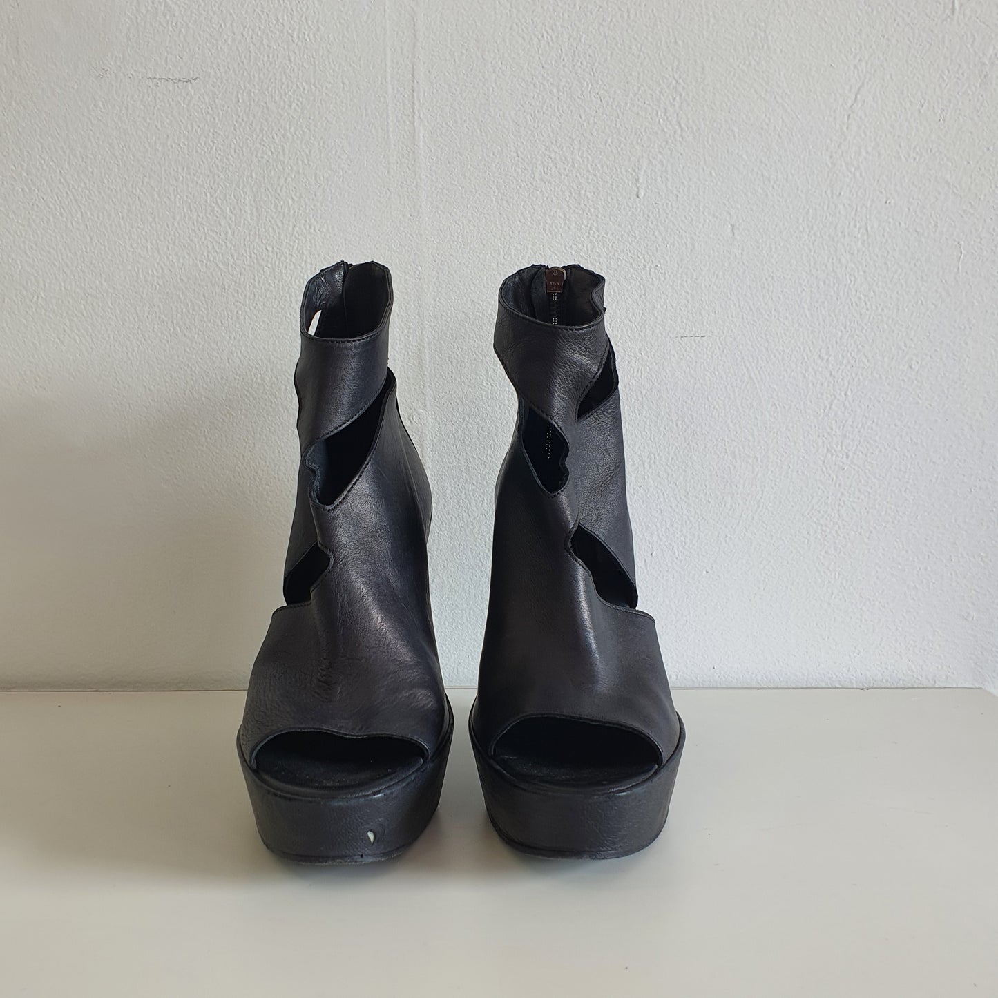 ANN DEMEULEMEESTER Cut-Out Curved Platform Boots (EU737/ UK4 / US7)