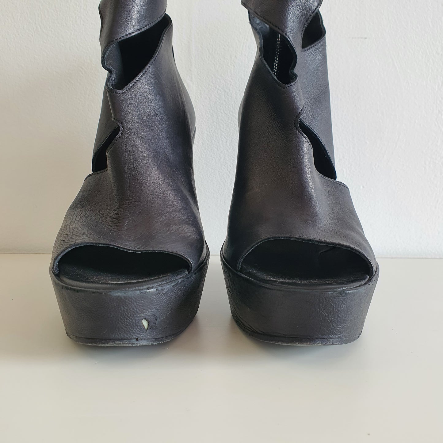 ANN DEMEULEMEESTER Cut-Out Curved Platform Boots (EU737/ UK4 / US7)