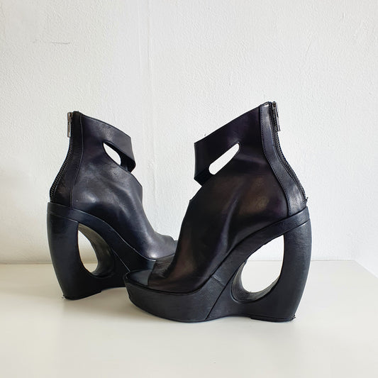 ANN DEMEULEMEESTER Cut-Out Curved Platform Boots (EU737/ UK4 / US7)